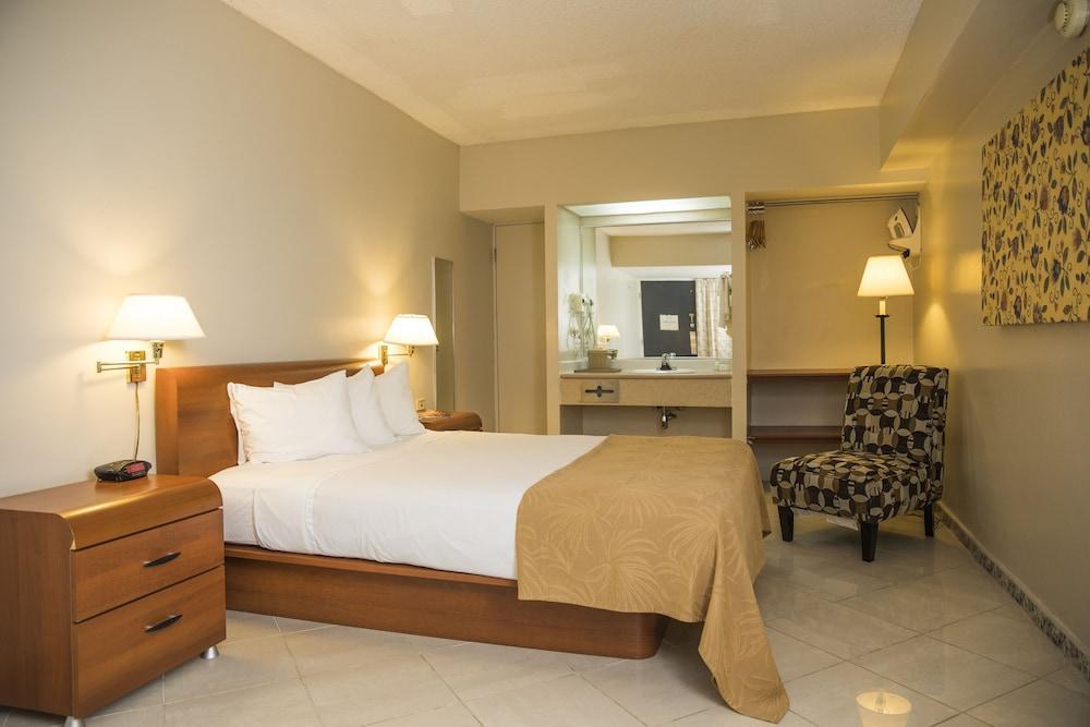 Quality Inn El Tuque Понсе Экстерьер фото